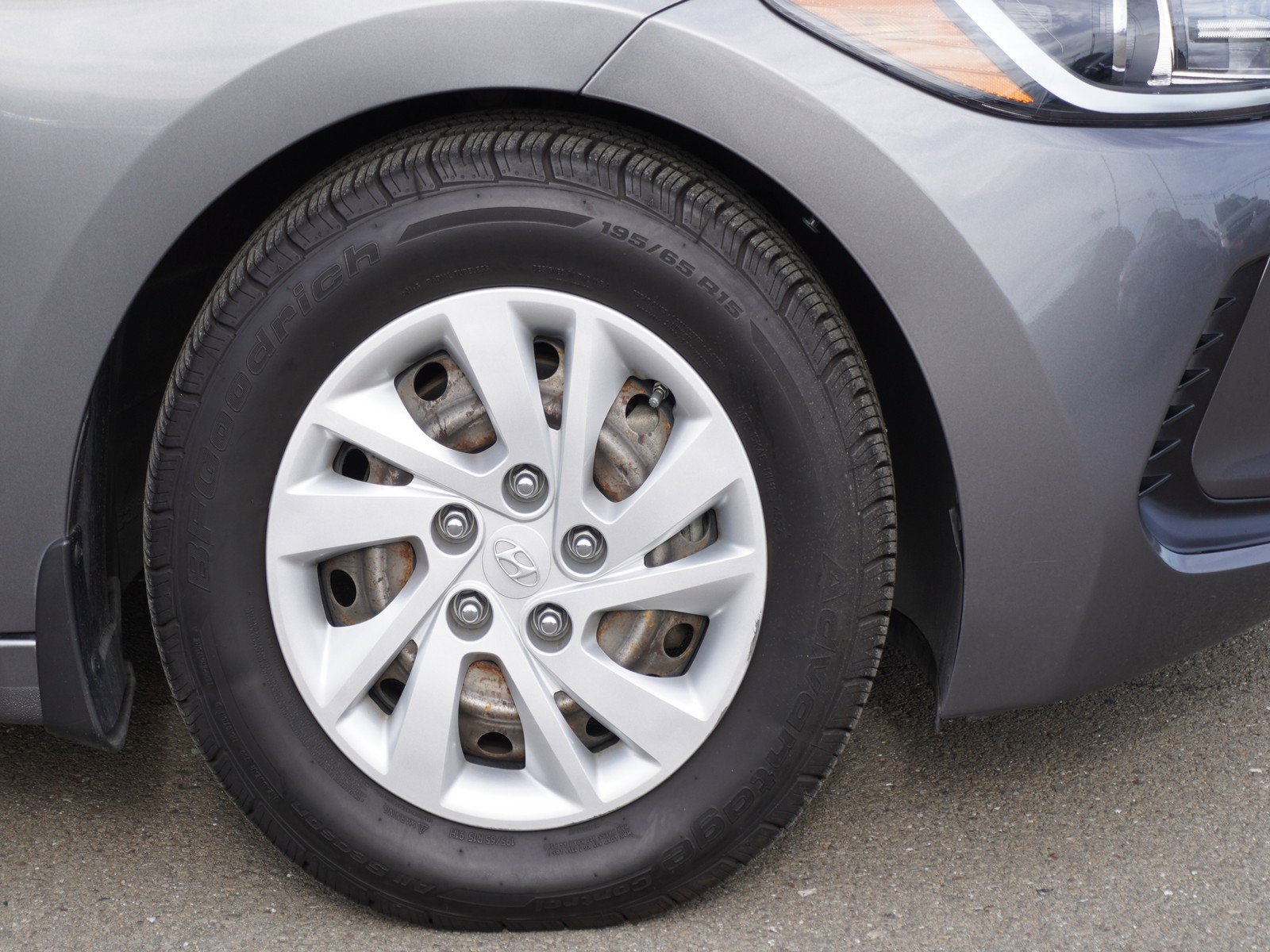 Used 2018 Hyundai Elantra SE image 5