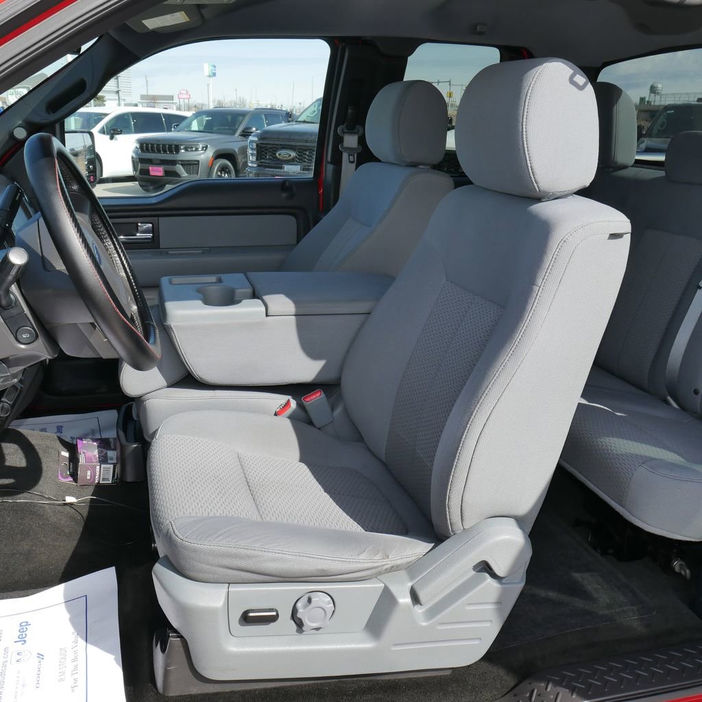 Used 2014 Ford F150 XLT w/ XLT Chrome Package image 4