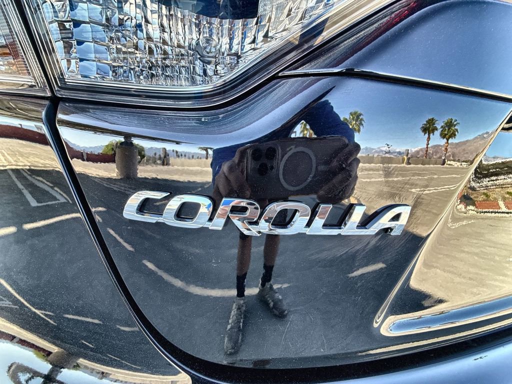 Used 2025 Toyota Corolla LE FWD image 22