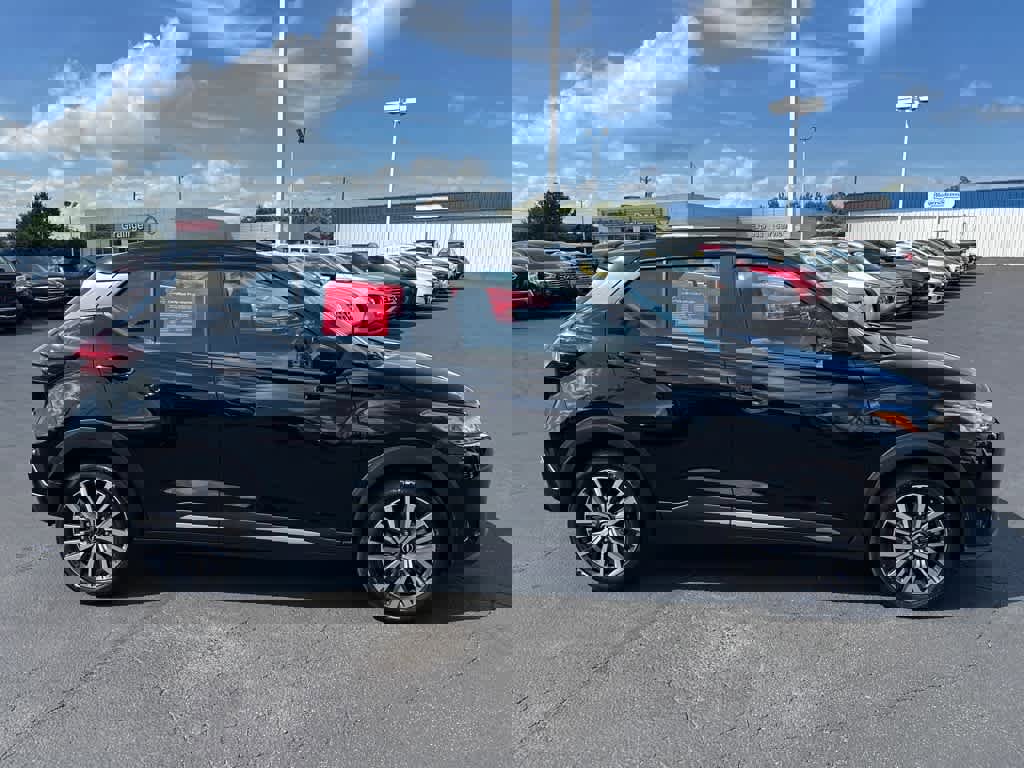 Certified 2024 Nissan Kicks SR image 2