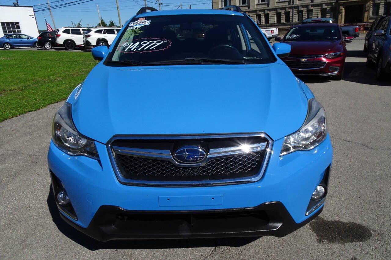 Used 2017 Subaru Crosstrek 2.0i Premium AWD/4WD image 3