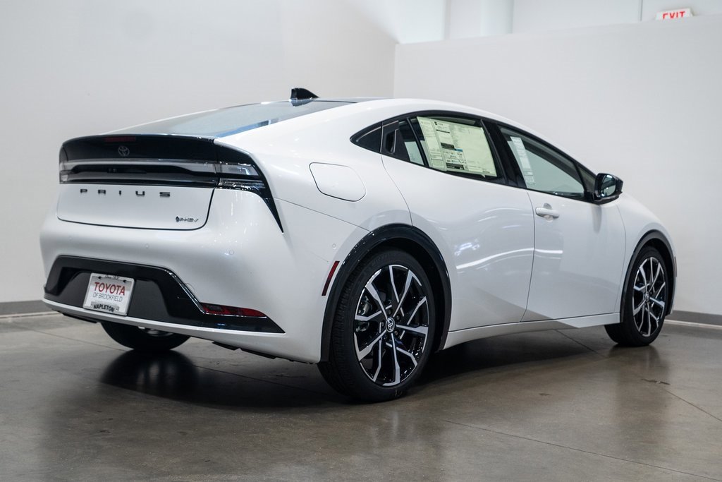New 2026 Toyota Prius Plug-In Hybrid image 6