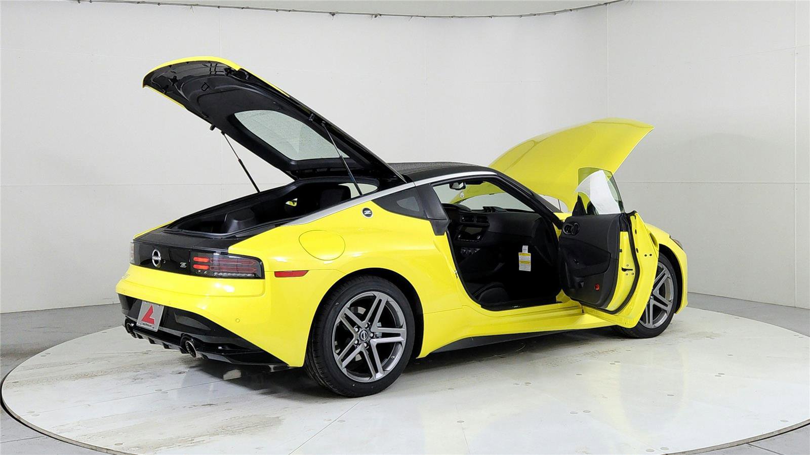 Used 2024 Nissan Z Sport w/ Floor Mat Package RWD image 10