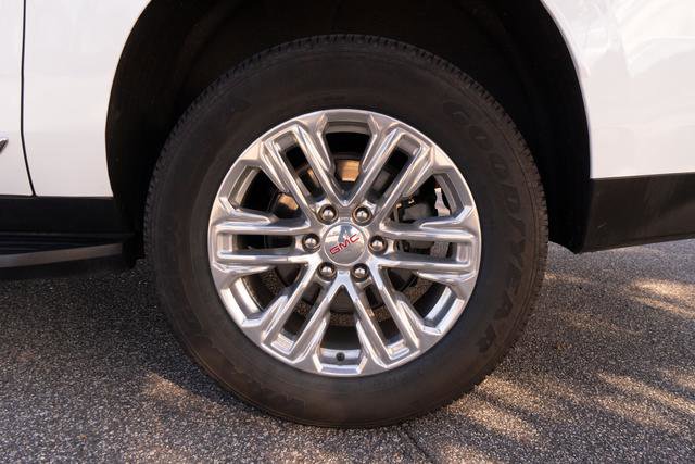 Used 2023 GMC Yukon XL SLT image 39