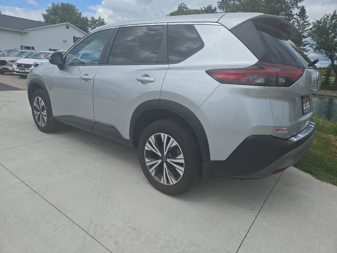 Used 2023 Nissan Rogue SV AWD/4WD image 6