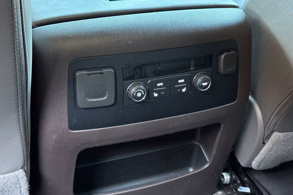 Used 2020 GMC Yukon XL Denali w/ Denali Premium Package image 14