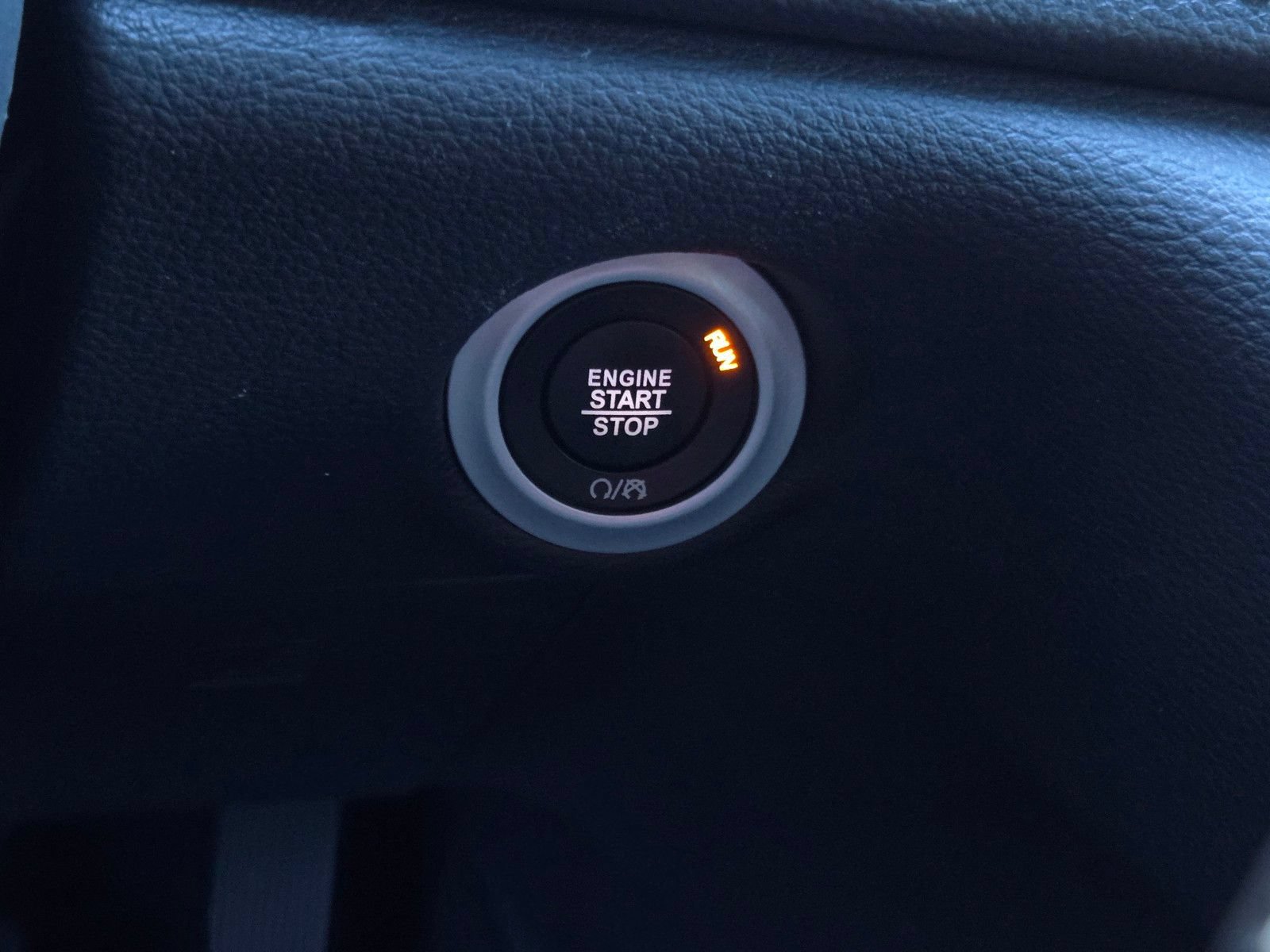 Used 2024 Chrysler Pacifica Limited FWD image 19