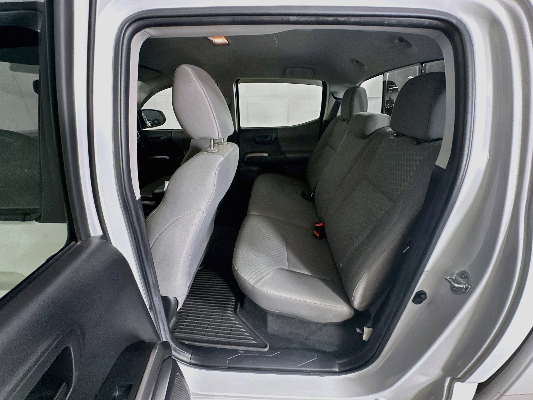 Used 2022 Toyota Tacoma SR5 w/ Technology Package RWD image 26