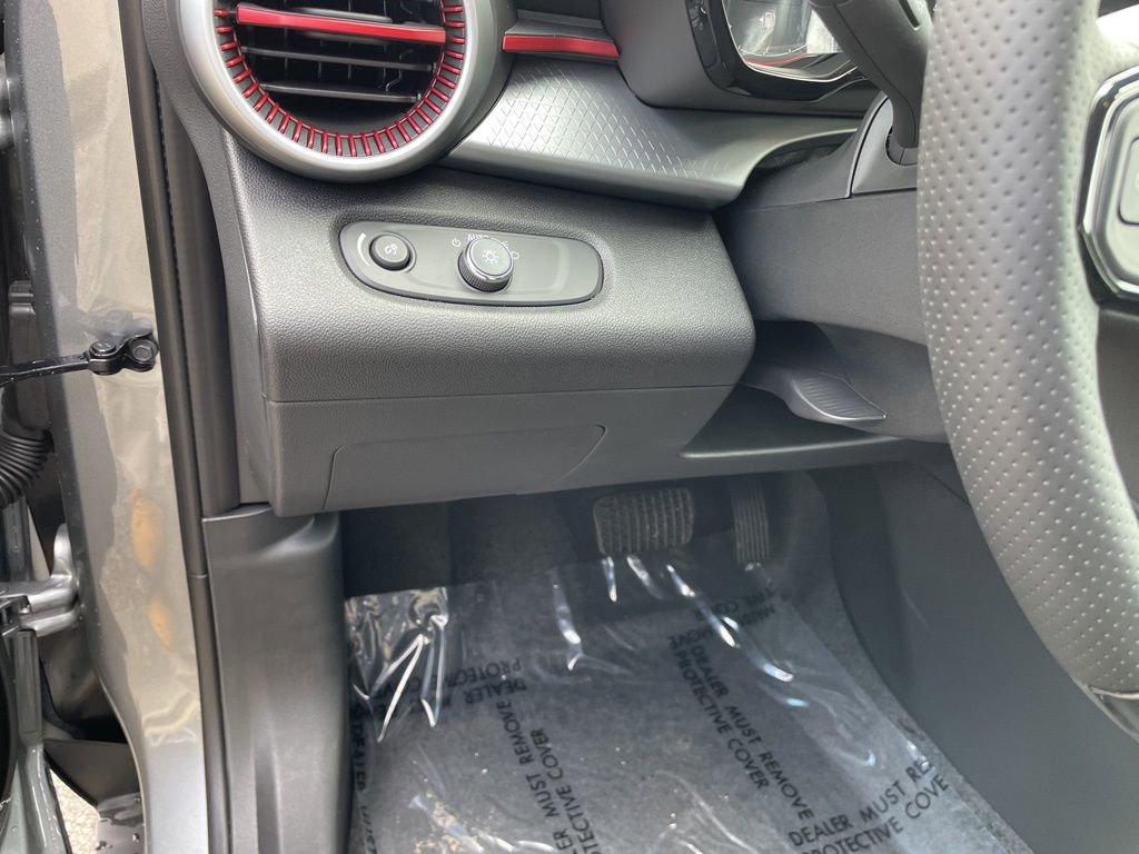 New 2026 Chevrolet Trax RS w/ Driver Confidence Package image 9