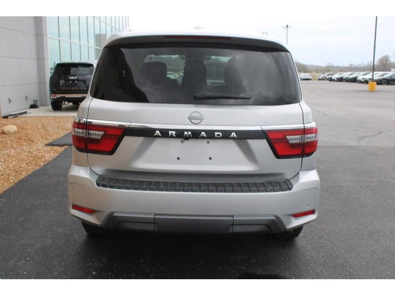 Used 2024 Nissan Armada SV AWD/4WD image 4