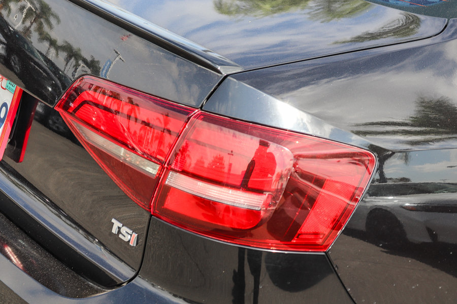 Used 2016 Volkswagen Jetta Sport w/ Lighting Package FWD image 8