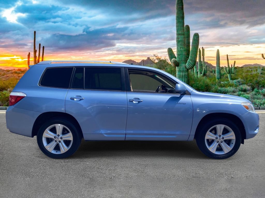 Used 2010 Toyota Highlander Limited FWD image 2
