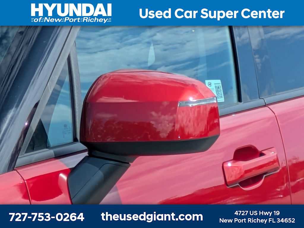 Used 2025 Hyundai Santa Fe SEL FWD image 11
