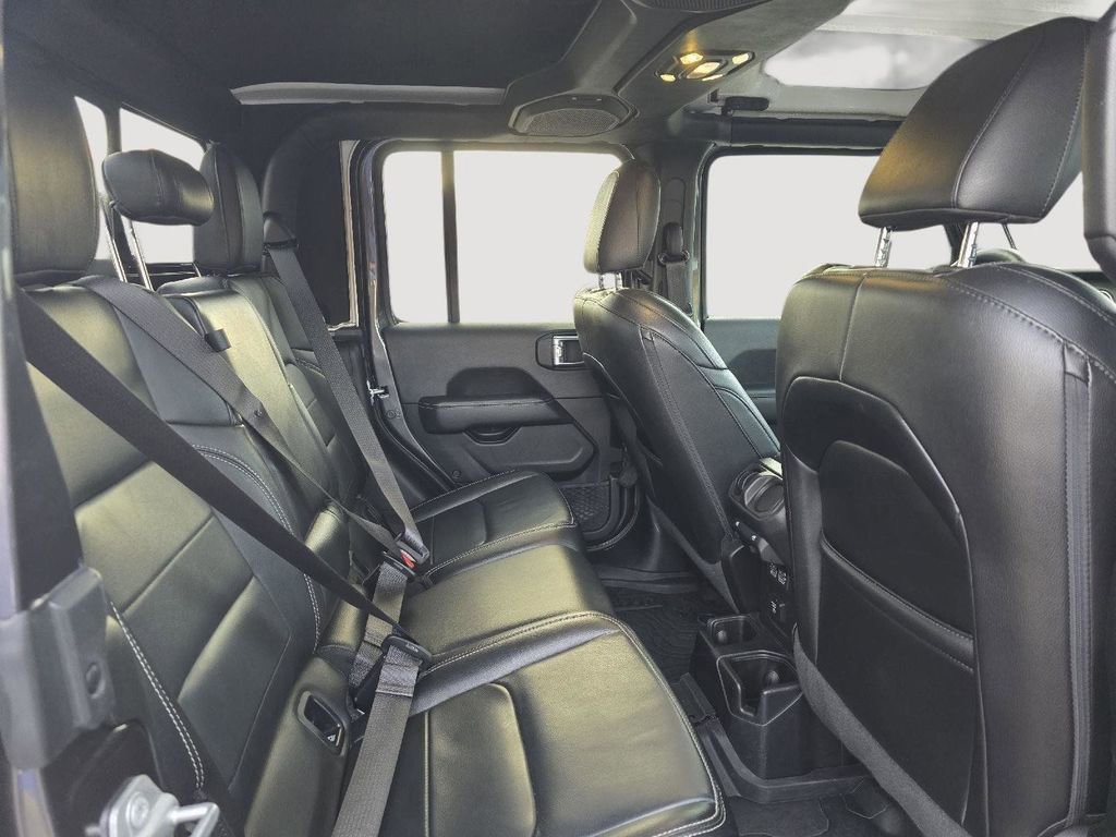 Used 2020 Jeep Gladiator Overland image 14