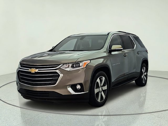 Used 2019 Chevrolet Traverse LT w/ LT Premium Package FWD image 2
