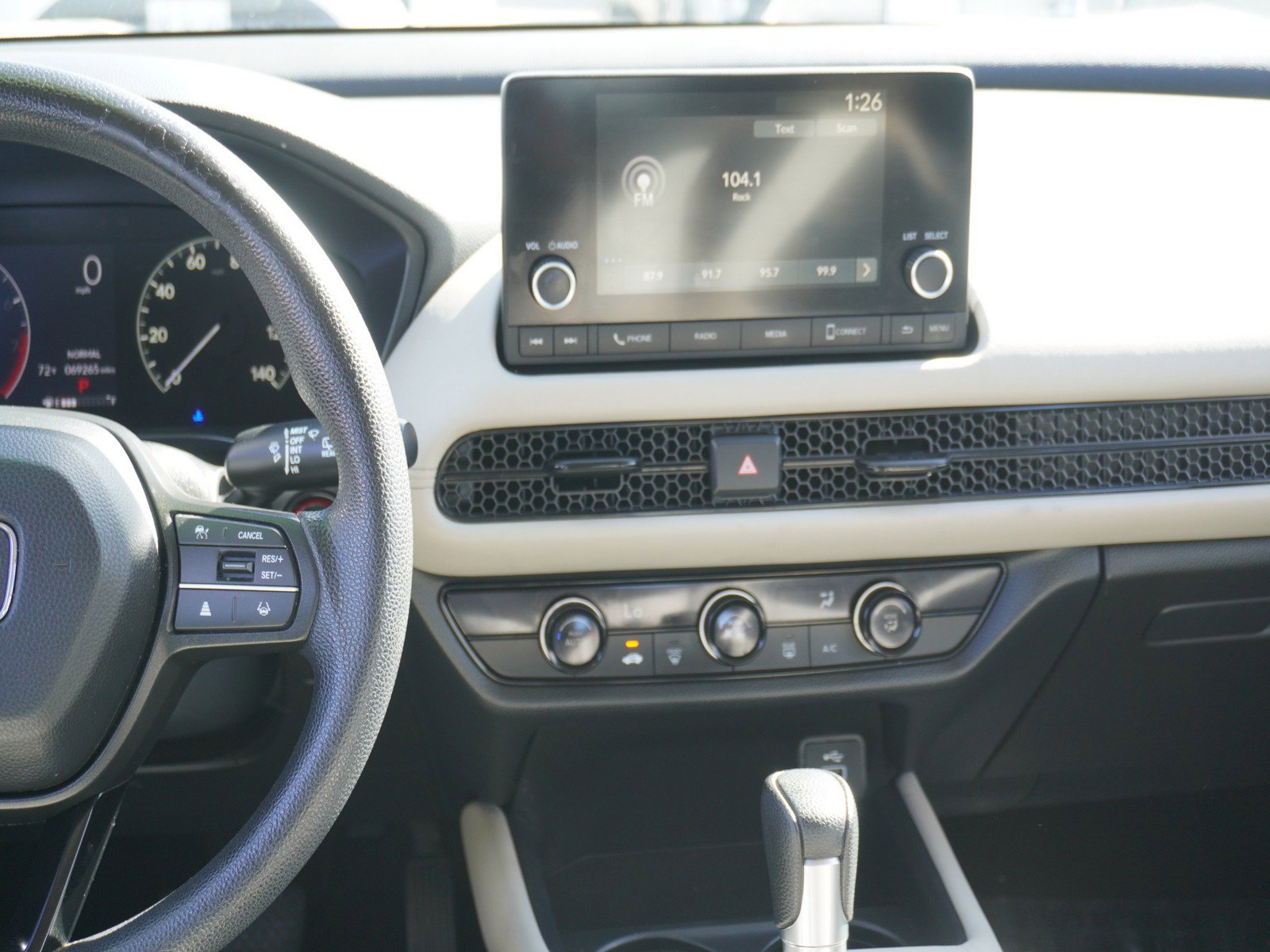 Used 2023 Honda HR-V LX image 16