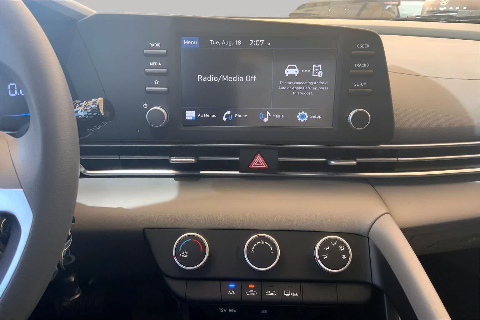 New 2026 Hyundai Elantra SE FWD image 6