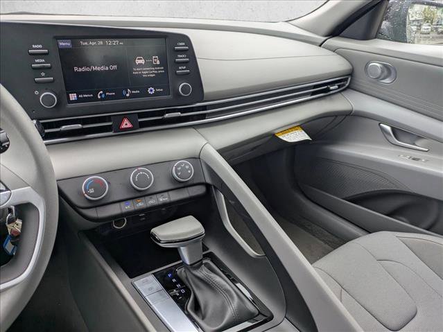 New 2026 Hyundai Elantra SE FWD image 11