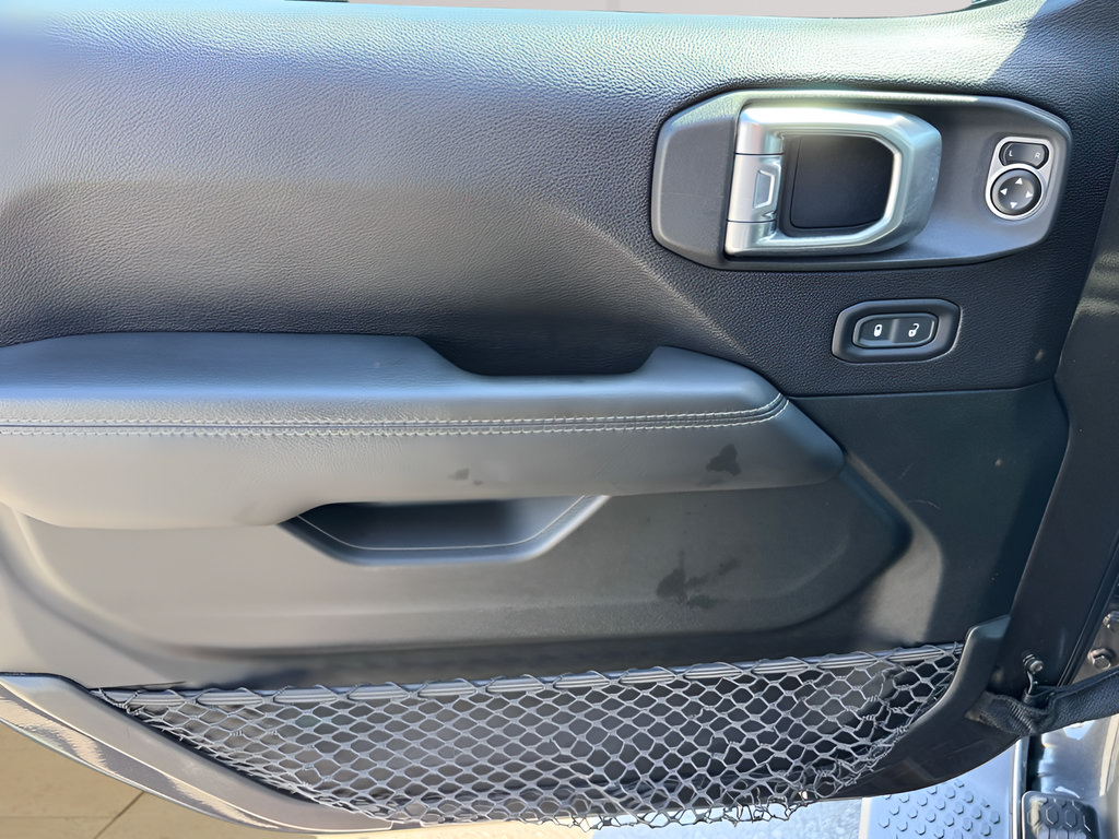 Used 2020 Jeep Wrangler Unlimited Sahara AWD/4WD image 30
