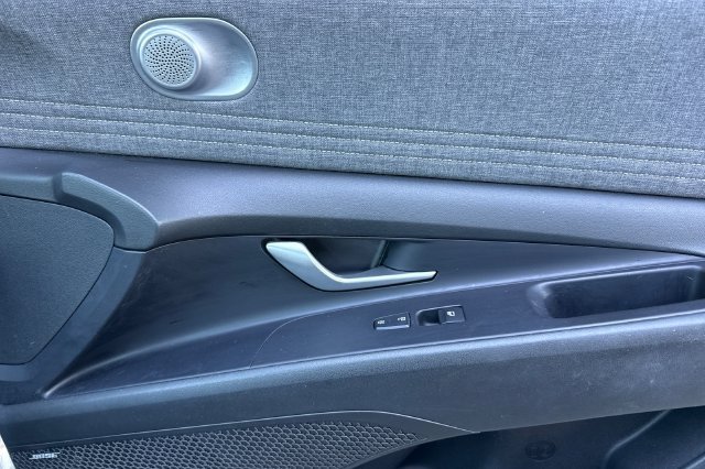 Used 2021 Hyundai Elantra Limited FWD image 20