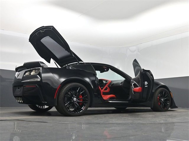 Used 2015 Chevrolet Corvette Z06 w/ 2LZ Preferred Equipment Group image 63