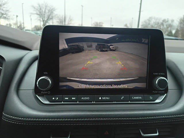 Used 2023 Nissan Rogue SV image 23