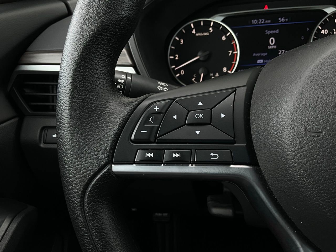 Used 2025 Nissan Altima 2.5 SV image 32