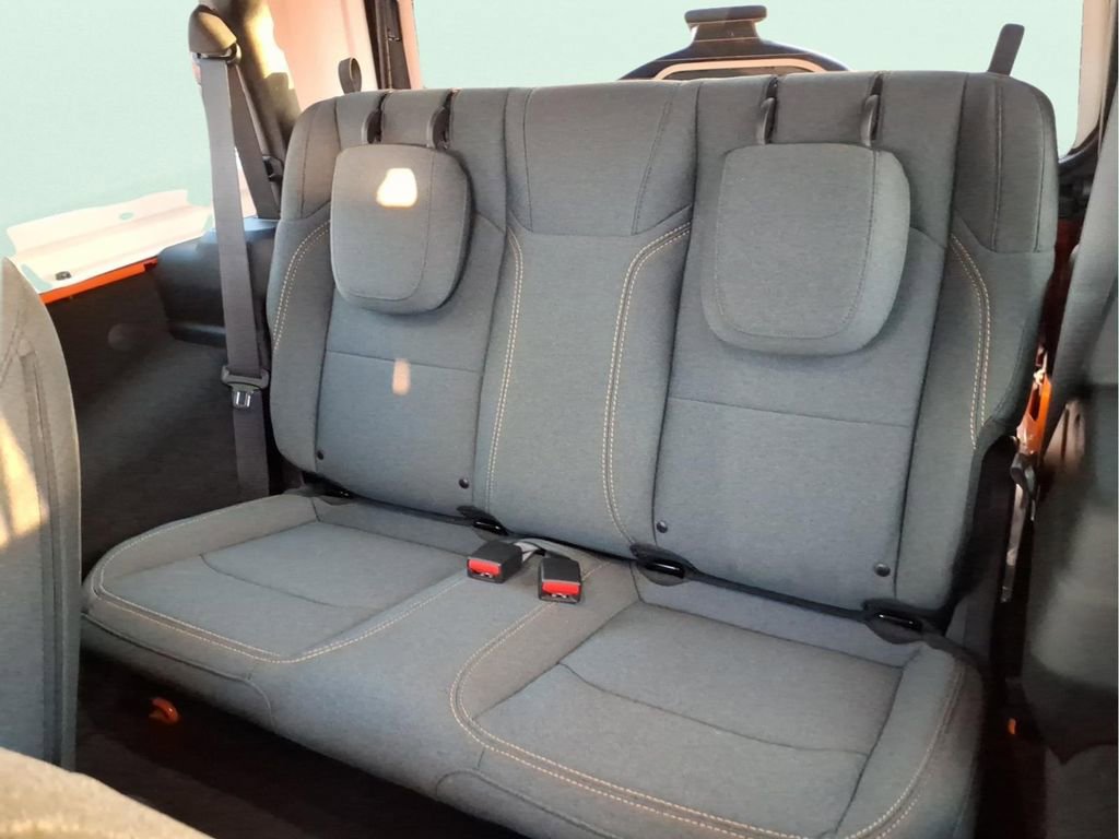 Used 2025 Jeep Wrangler Sport image 16