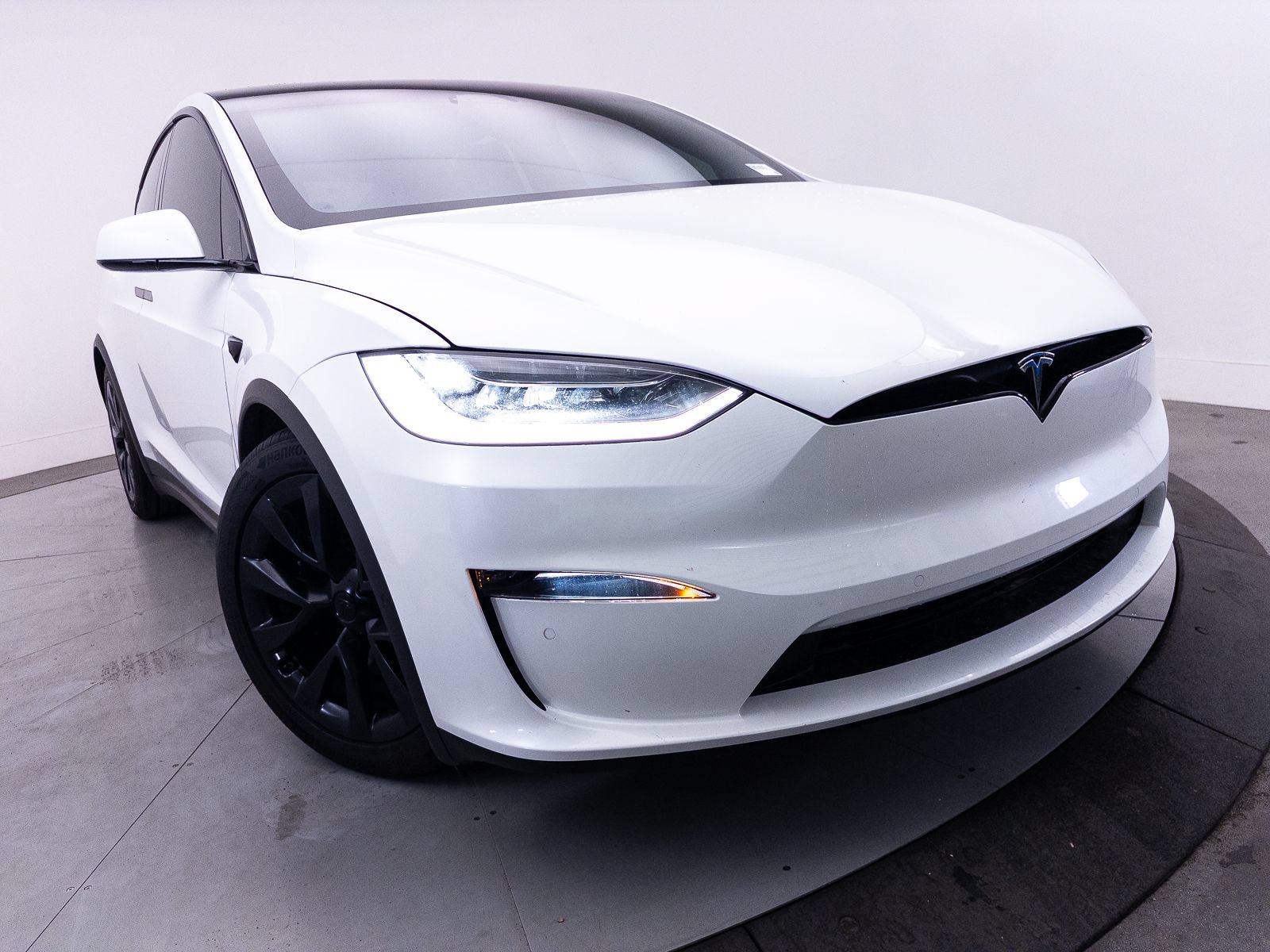 Used 2022 Tesla Model X AWD/4WD image 4