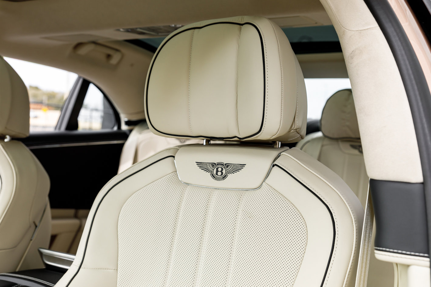 New 2026 Bentley Flying Spur Plug-In Hybrid image 29