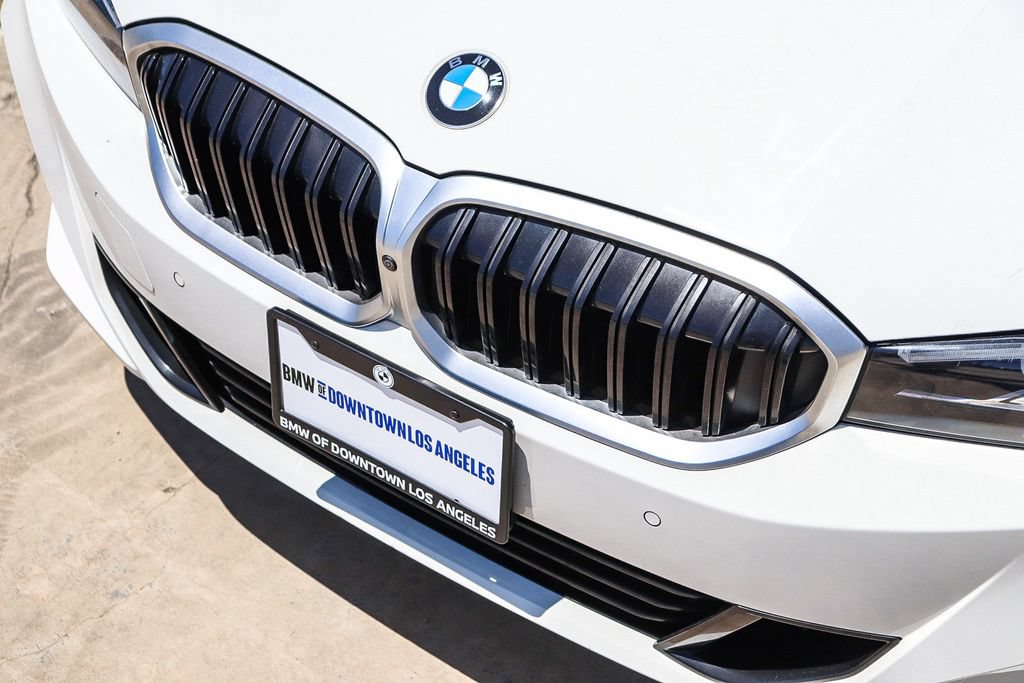 Used 2023 BMW 330i Sedan w/ Parking Assistance Package RWD image 10