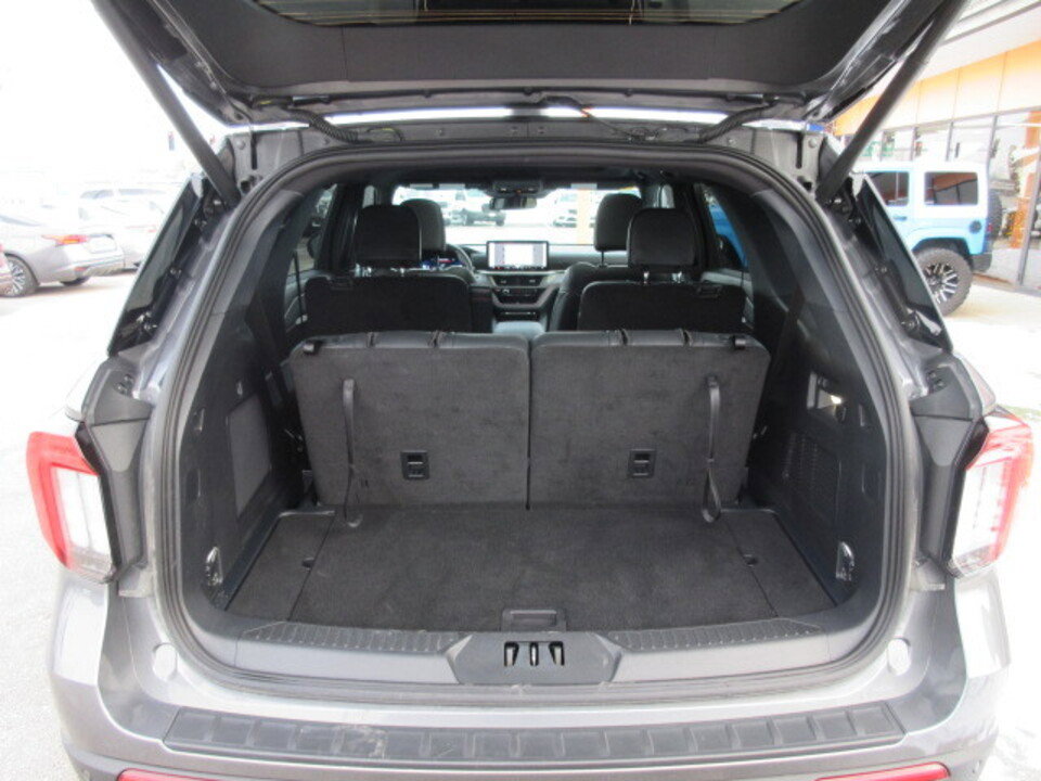 Used 2025 Ford Explorer ST-Line w/ Premium Package image 46