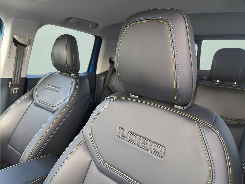 Used 2025 Ford Maverick Lobo image 16