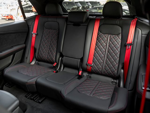 New 2026 Audi SQ8 Prestige AWD/4WD image 32