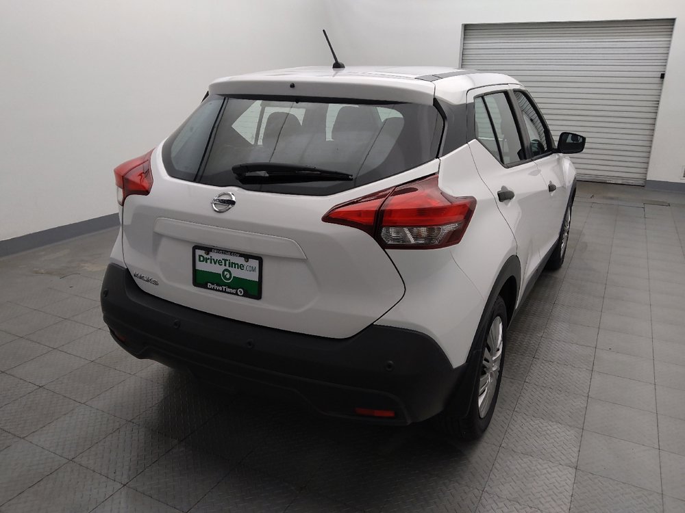 Used 2020 Nissan Kicks S image 7