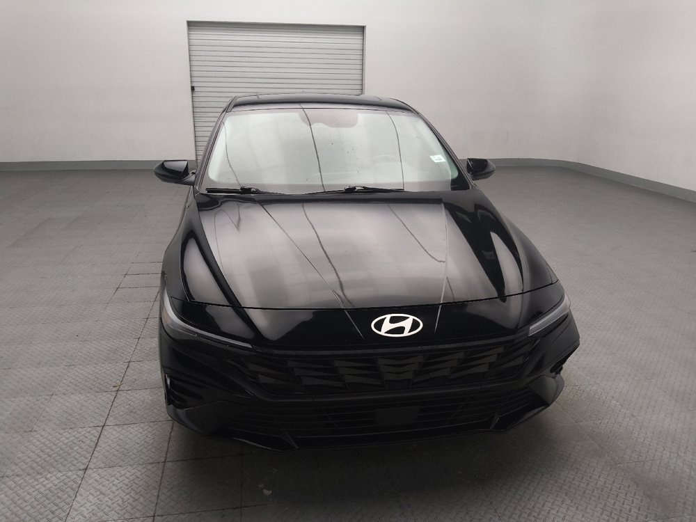 Used 2025 Hyundai Elantra SEL FWD image 14