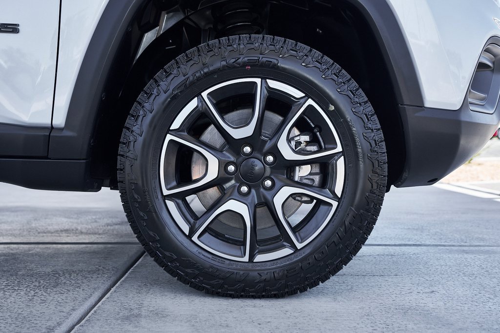 Used 2024 Jeep Compass Trailhawk image 10