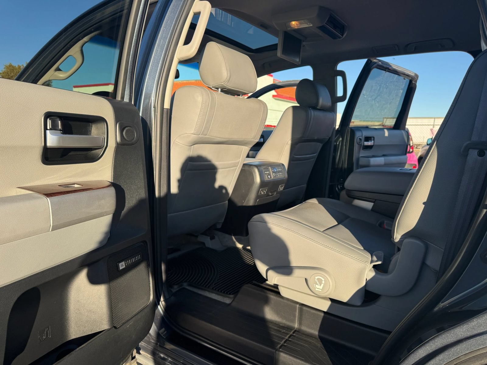 Used 2008 Toyota Sequoia Platinum RWD image 7