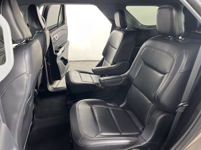 Used 2021 Ford Explorer XLT w/ Equipment Group 202A image 41