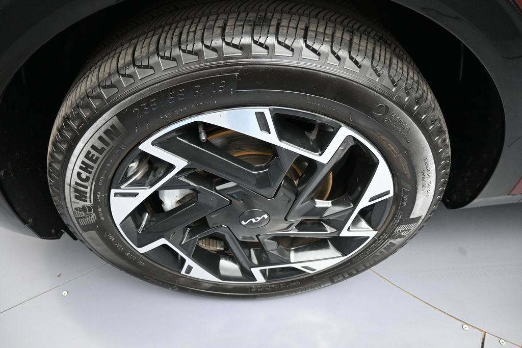 Certified 2025 Kia Sportage SX FWD image 14