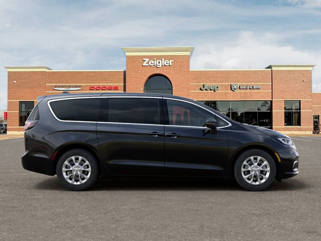 New 2026 Chrysler Pacifica Limited image 21