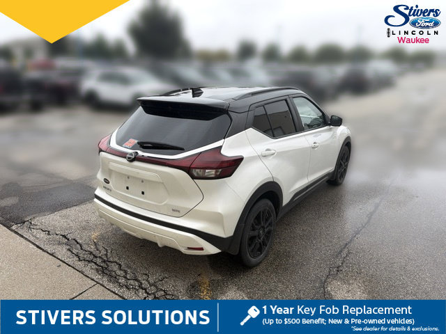 Used 2023 Nissan Kicks SR w/ SR Premium Package FWD image 6