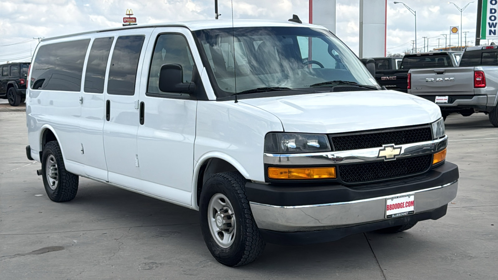 Used 2018 Chevrolet Express 3500 LT w/ LT Preferred Equipment Group image 3