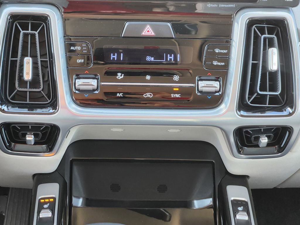 Certified 2023 Kia Sorento SX image 22