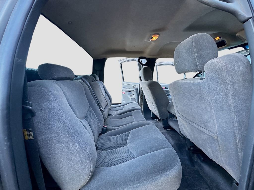 Used 2006 Chevrolet Silverado 2500 LT w/ Heavy-Duty Power Package image 11