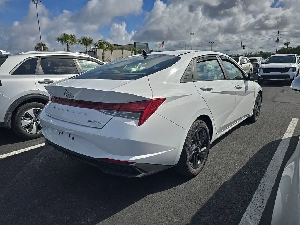 Used 2023 Hyundai Elantra Blue image 9
