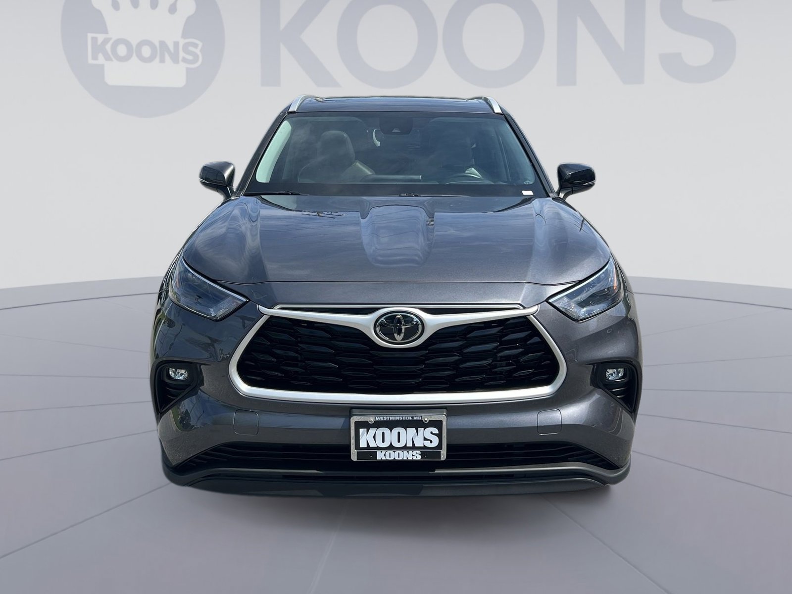 Used 2022 Toyota Highlander XLE AWD/4WD image 19