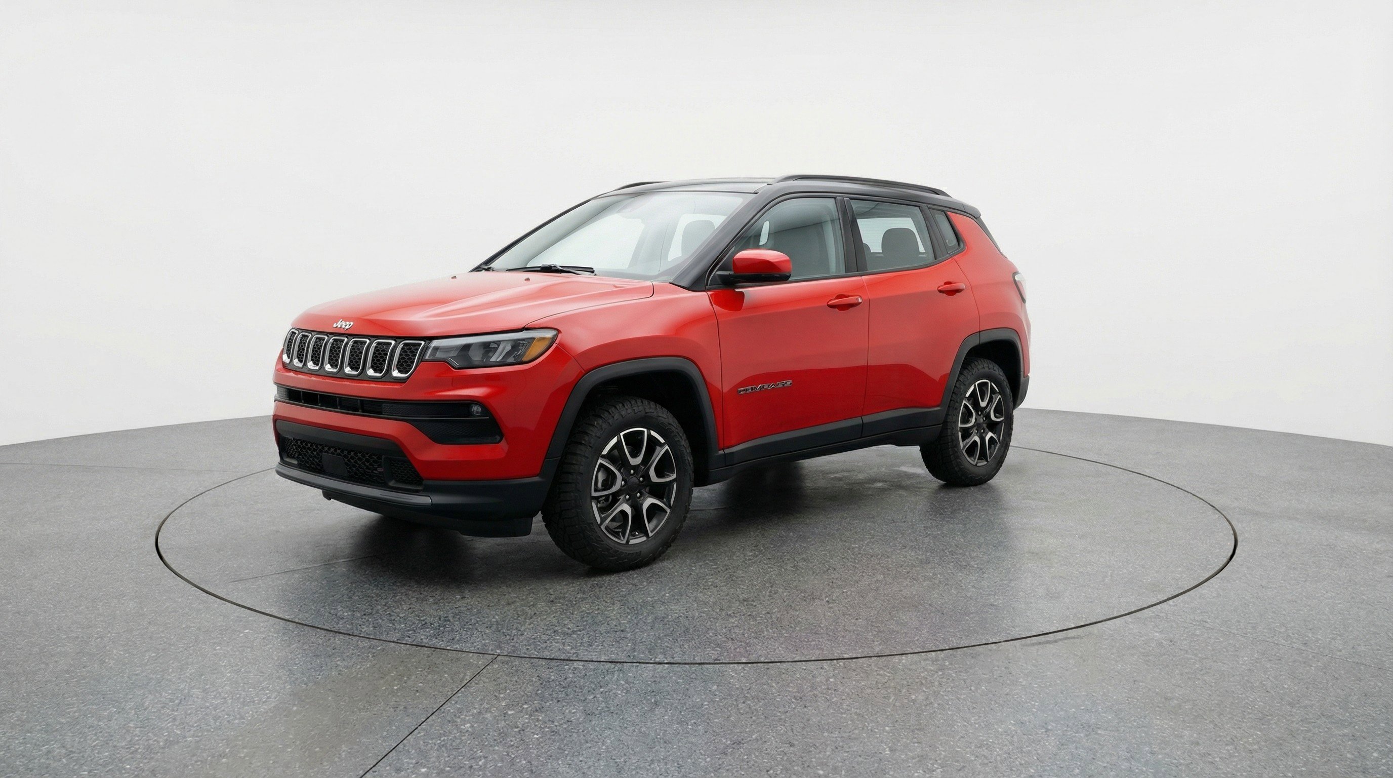 Used 2025 Jeep Compass Trailhawk image 3