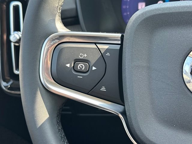 Certified 2024 Volvo XC40 B5 Plus w/ Protection Package Premier AWD/4WD image 25