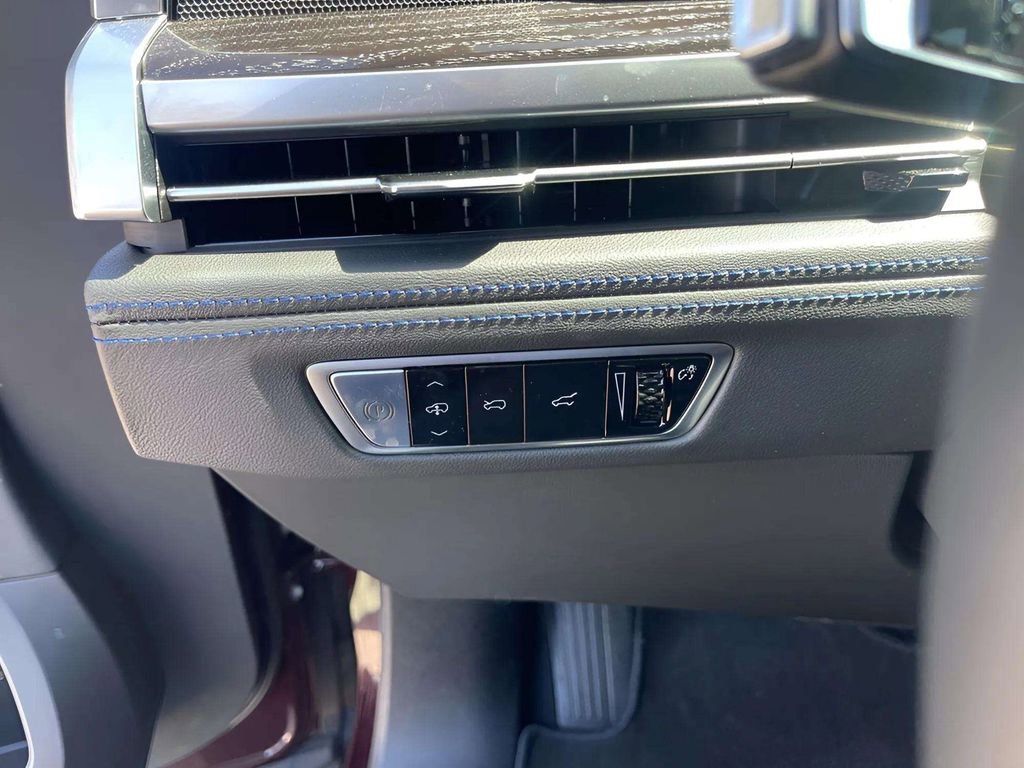 New 2025 Cadillac Escalade IQ Sport 1 w/ LPO, ONYX Package image 28